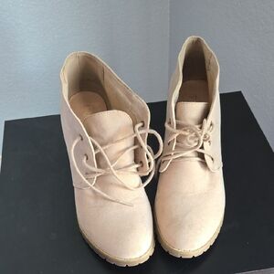 Restricted Tan Lace Up Boots Versatile Suede